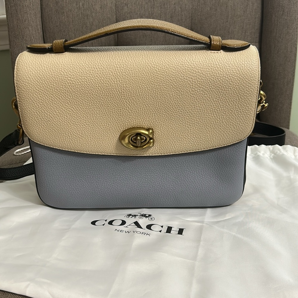 👛COACH Cassie Colorblock Cream and Baby Blue Pebble Leather Crossbody Bag